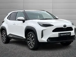 Pure white Used 2024 Toyota Yaris Cross Design SUV | £24,795 (Fair price)