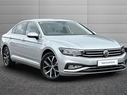 Reflex silver Used 2020 VW Passat SEL Sedan | £16,334 (Fair price)