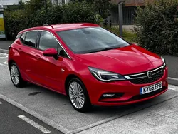 Red Used 2016 Vauxhall Astra Elite Hatchback | £8,495 (Fair price)