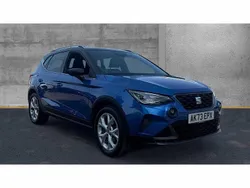 Metallic saphire blue with black roof Used 2023 Seat Arona FR SUV | £14,990 (Fair price)
