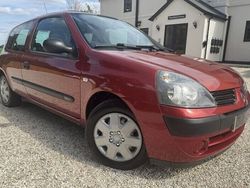 Red Used 2004 Renault Clio II Expression Hatchback | £2,499 (Fair price)