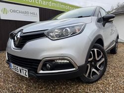 Silver/black Used 2015 Renault Captur Dynamique SUV | £7,695 (Fair price)