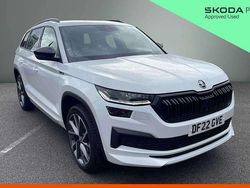 Moon white metallic Used 2022 Skoda Kodiaq SportLine SUV | £27,995 (Fair price)