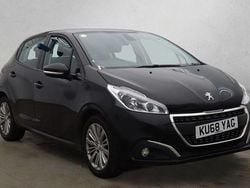 Black Used 2018 Peugeot 208 Signature Sky Hatchback | £5,250 (Fair price)