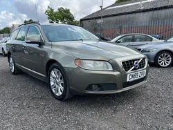 Green Used 2009 Volvo V70 SE Estate | £2,495 (Fair price)