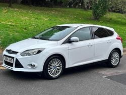Frozen white Used 2014 Ford Focus Zetec Hatchback | £4,995 (Fair price)