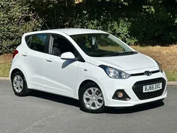 White Used 2015 Hyundai i10 SE Hatchback | £6,995 (A bit pricey)