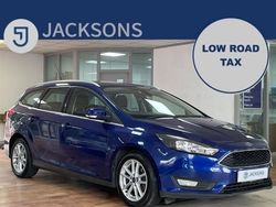 Blue Used 2015 Ford Focus Zetec Estate | £6,200 (Fair price)