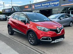 Red/black Used 2015 Renault Captur Signature SUV | £7,595 (Fair price)