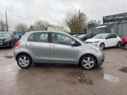 Silver Used 2010 Toyota Yaris Hatchback | £2,490 (Good price)