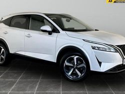 White Used 2022 Nissan Qashqai N-Connecta SUV | £13,395 (Fair price)