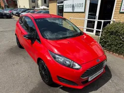 Race red Used 2014 Ford Fiesta Style Hatchback | £4,695 (Fair price)