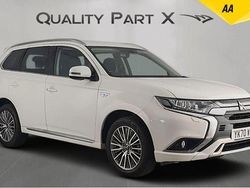 White Used 2020 Mitsubishi Outlander P-HEV Estate | £13,400 (Fair price)