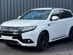White Used 2021 Mitsubishi Outlander P-HEV Estate | £16,990 (Fair price)
