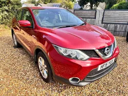 Red Used 2015 Nissan Qashqai Acenta SUV | £6,295 (Super price)
