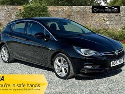 Black Used 2017 Vauxhall Astra SRi Hatchback | £7,995 (Fair price)
