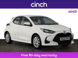 White Used 2022 Toyota Yaris Hybrid Hatchback | £15,449 (Good price)