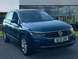 Nightshade blue metallic Used 2021 VW Tiguan Life SUV | £22,052 (Fair price)