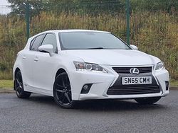 White Used 2015 Lexus CT200h Hatchback | £11,498 (Fair price)