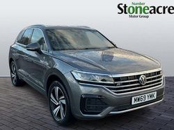 Grey Used 2019 VW Touareg R-line SUV | £27,389 (Fair price)