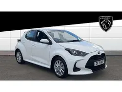 White Used 2021 Toyota Yaris Hybrid Hatchback | £14,922 (Fair price)
