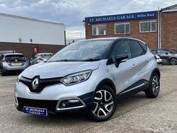 Silver/black Used 2015 Renault Captur Dynamique SUV | £7,995 (Fair price)