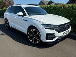 White Used 2018 VW Touareg R-line SUV | £25,995 (A bit pricey)