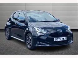 Eclipse black Used 2022 Toyota Yaris Hybrid Design Hatchback | £16,301 (Fair price)