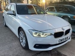 White Used 2019 BMW 330 Estate | £9,995 (Good price)