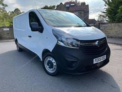White Used 2015 Vauxhall Vivaro Van | £5,950 (Good price)