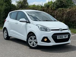White Used 2017 Hyundai i10 SE Hatchback | £7,980 (Fair price)