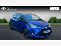 Blue/black Used 2017 Toyota Yaris Hybrid Hatchback | £12,495 (Fair price)