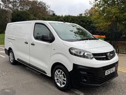 White Used 2020 Vauxhall Vivaro S Van | £9,795 (Fair price)