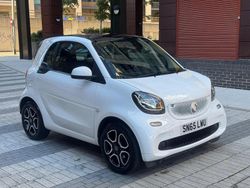 White Used 2015 Smart ForTwo Coupé Premium Coupe | £4,000 (Fair price)
