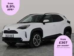 White Used 2023 Toyota Yaris Cross SUV | £21,574 (Fair price)