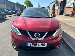 Red Used 2015 Nissan Qashqai Tekna SUV | £6,495 (A bit pricey)