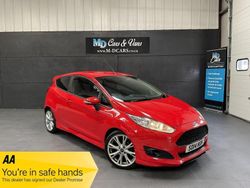 Red Used 2014 Ford Fiesta Zetec Hatchback | £5,490 (Expensive)