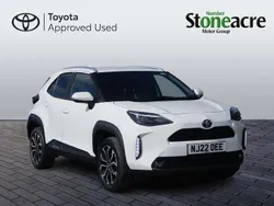 White Used 2022 Toyota Yaris Hybrid Design SUV | £17,500 (Fair price)