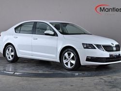White Used 2018 Skoda Octavia SE Hatchback | £8,995 (Good price)