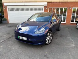 Blue Used 2022 Tesla Model Y Long Range AWD SUV | £20,925 (Fair price)