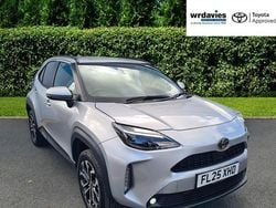 Used 2025 Toyota Yaris Hybrid Design SUV | £24,495 (Fair price)