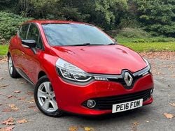 Red Used 2016 Renault Clio IV Dynamique Hatchback | £7,195 (Fair price)