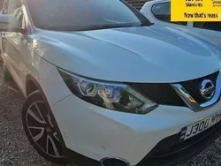 White Used 2016 Nissan Qashqai Tekna SUV | £9,880 (Fair price)