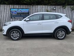 White Used 2016 Hyundai Tucson SE SUV | £7,950 (Fair price)