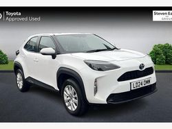 Used 2025 Toyota Yaris Hybrid Estate | £19,911 (Good price)