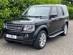 Black Used 2015 Land Rover Discovery 4 SE SUV | £15,995 (Fair price)