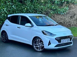 White Used 2023 Hyundai i10 Premium Hatchback | £16,412 (Fair price)