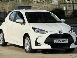 White Used 2022 Toyota Yaris Hybrid Hatchback | £13,690 (Good price)