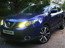 Blue Used 2016 Nissan Qashqai Tekna SUV | £6,290 (Fair price)