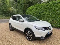 White Used 2016 Nissan Qashqai Tekna SUV | £7,995 (Fair price)